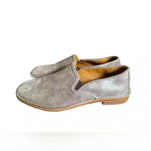 Trask Womens 6.5 Ali Gray Tan Sueded Leather Loafers Metallic Vibram Sole - Picture 3 of 11